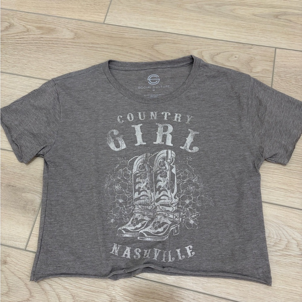 Social Culture TanCountry Girl Western Festival Crop Tee. Size Medium